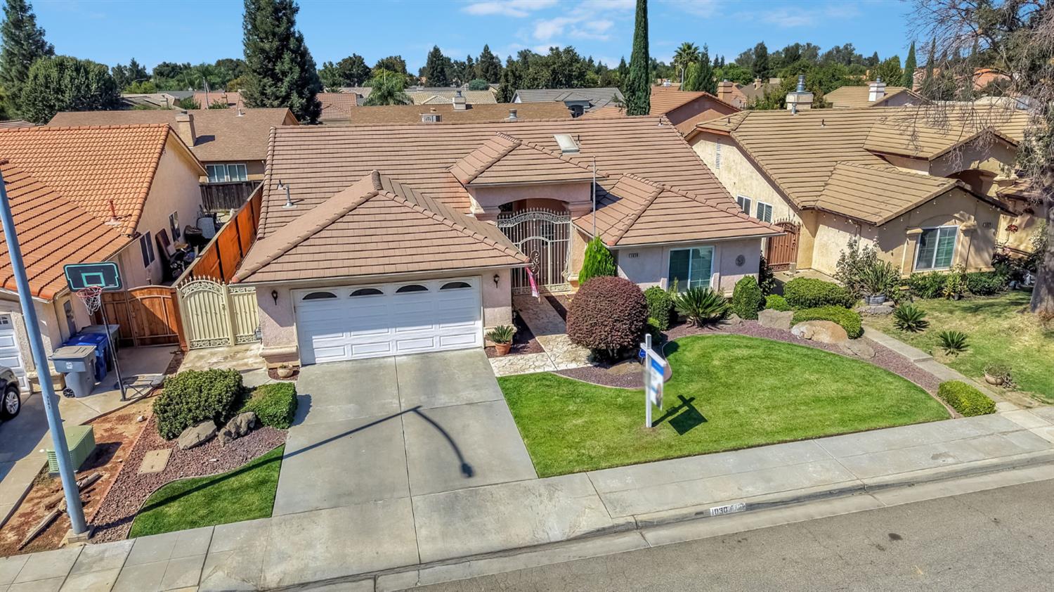 1030 Imperial Dr, Madera, CA 93637