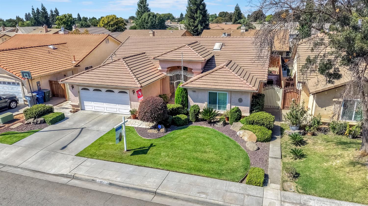 1030 Imperial Dr, Madera, CA 93637