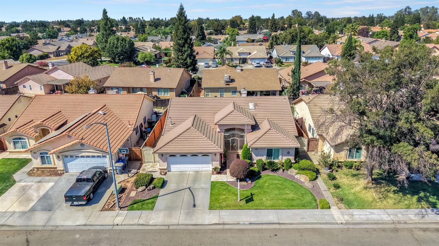 1030 Imperial Dr, Madera, CA 93637