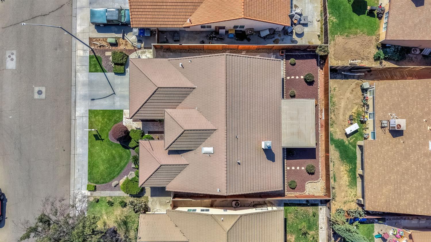 1030 Imperial Dr, Madera, CA 93637