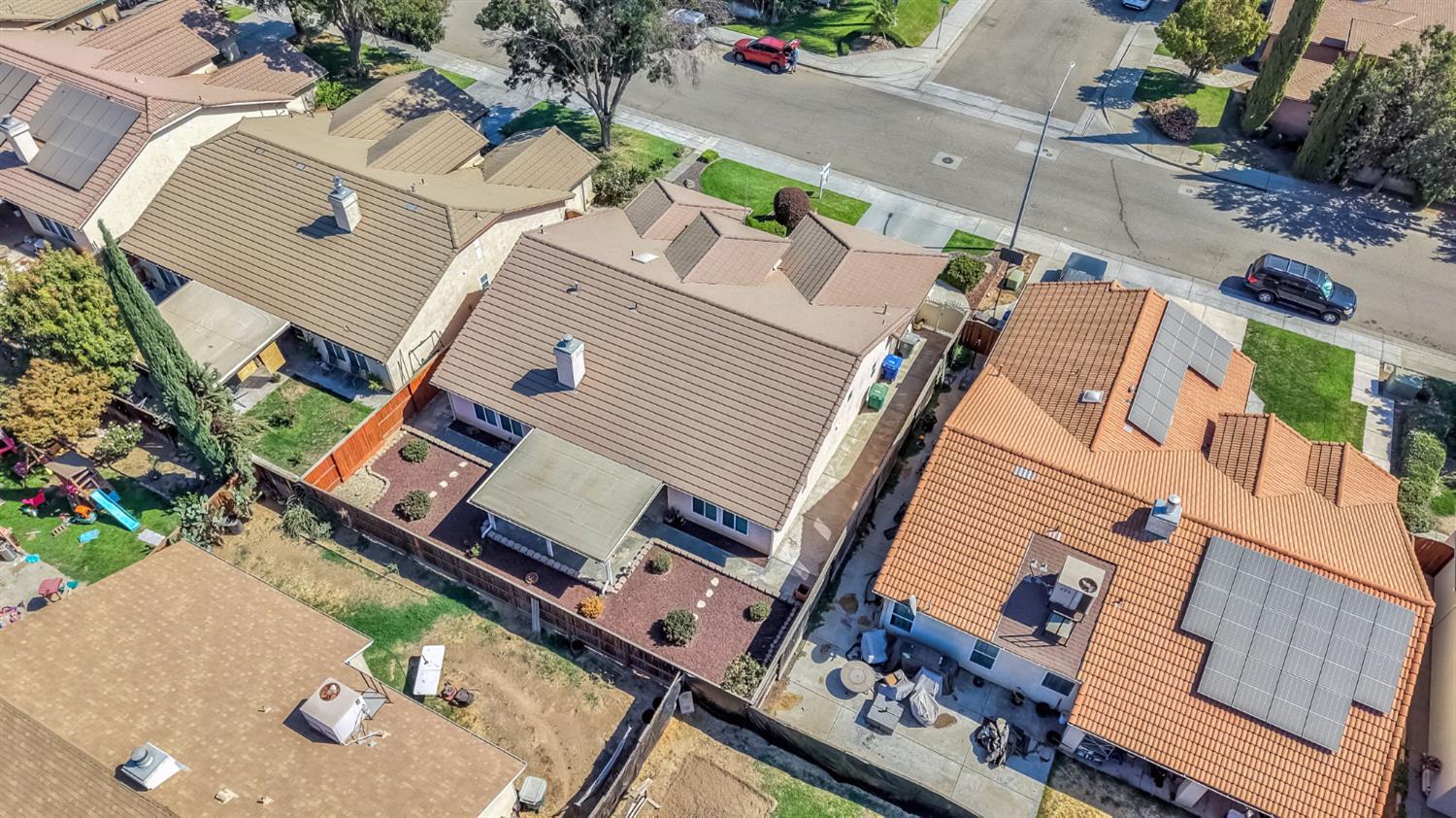 1030 Imperial Dr, Madera, CA 93637