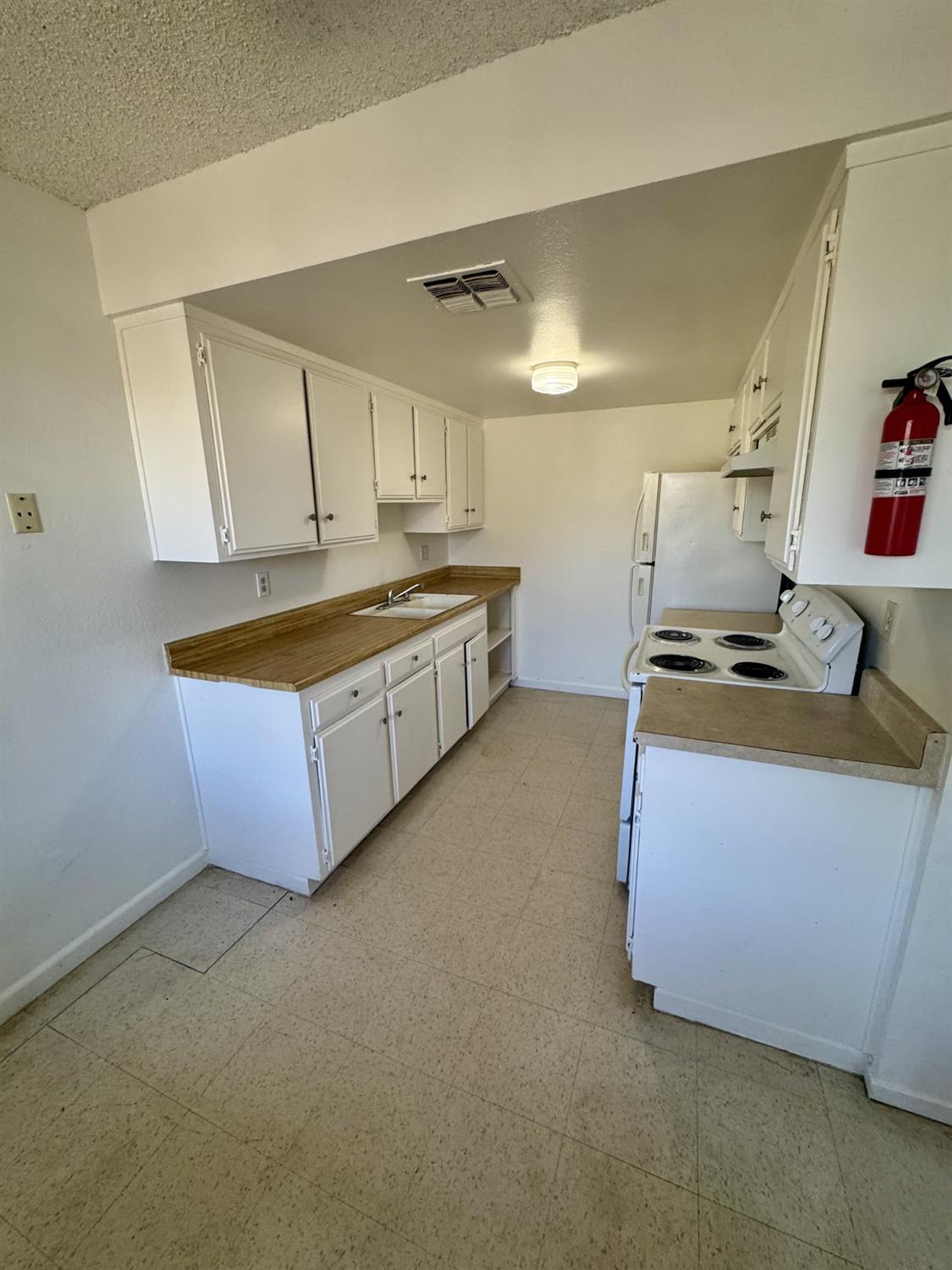 128 Park St, Madera, CA 93637