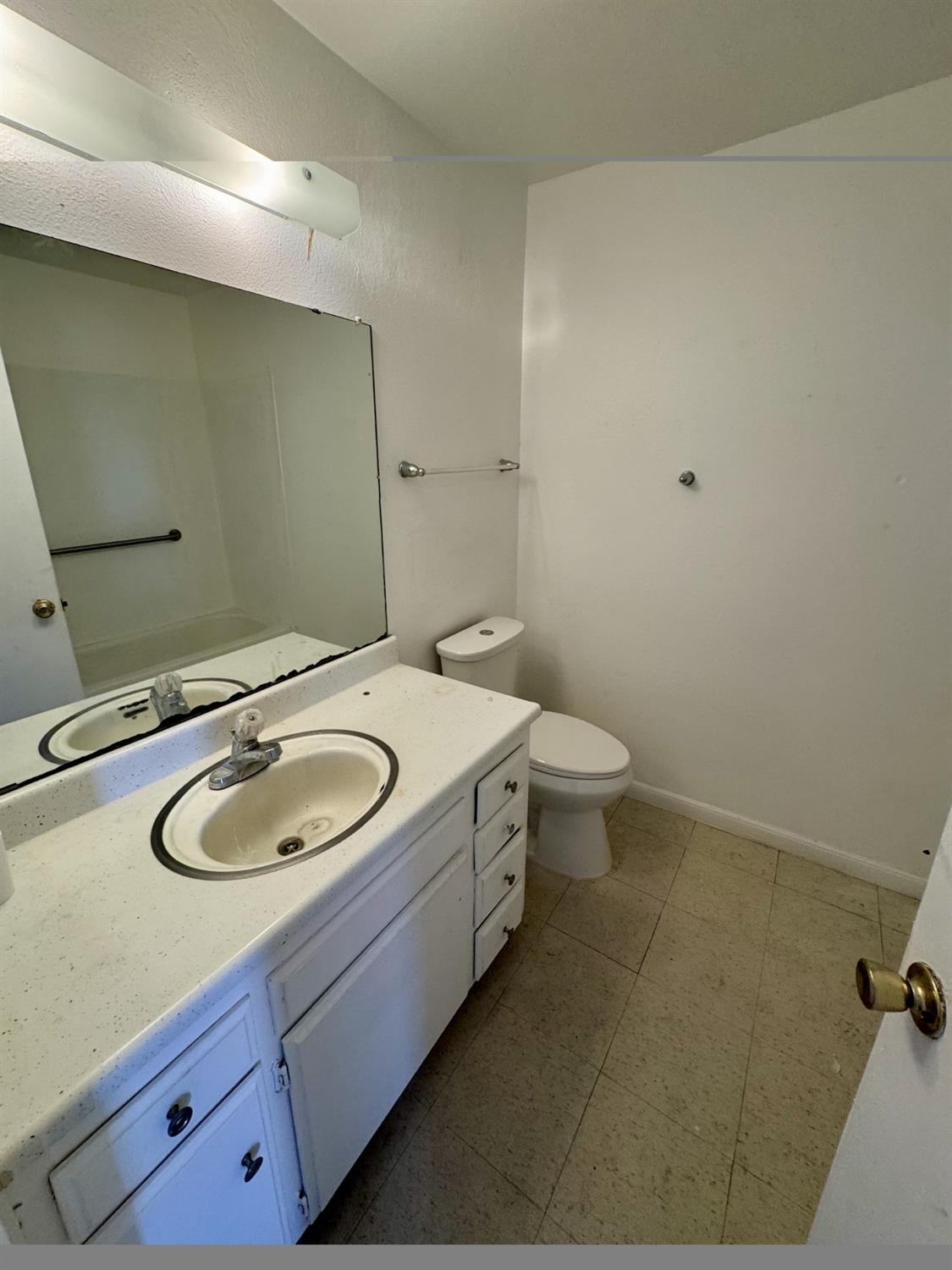 128 Park St, Madera, CA 93637