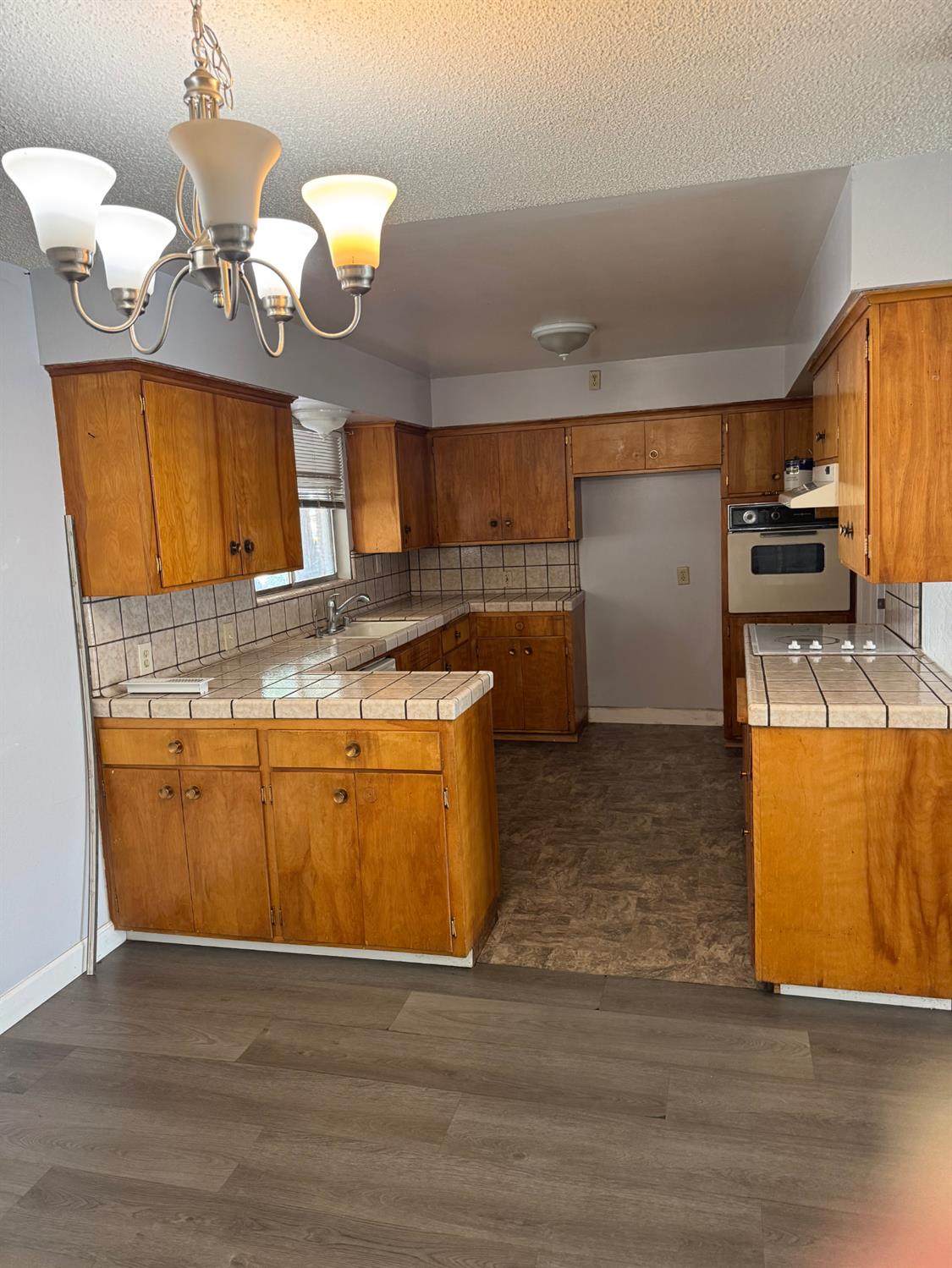 1831 W Simpson Ave, Fresno, CA 93705
