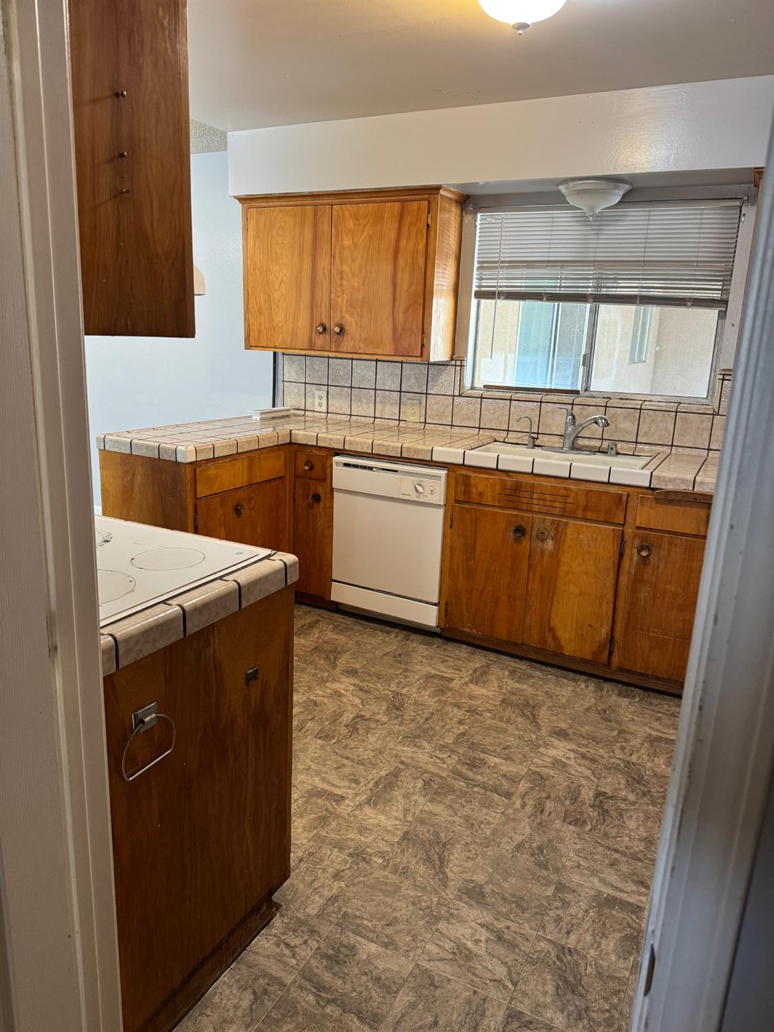 1831 W Simpson Ave, Fresno, CA 93705