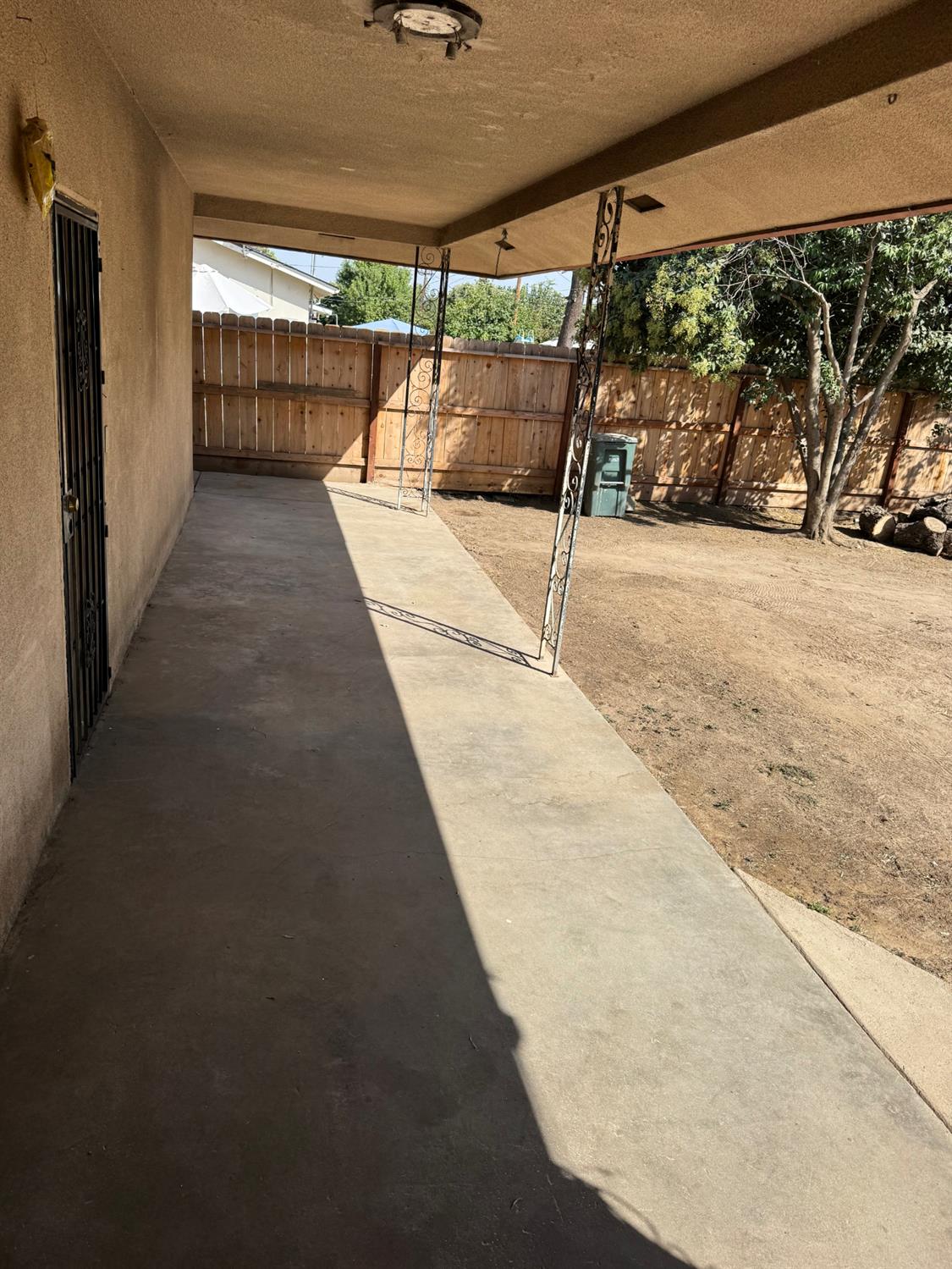 1831 W Simpson Ave, Fresno, CA 93705