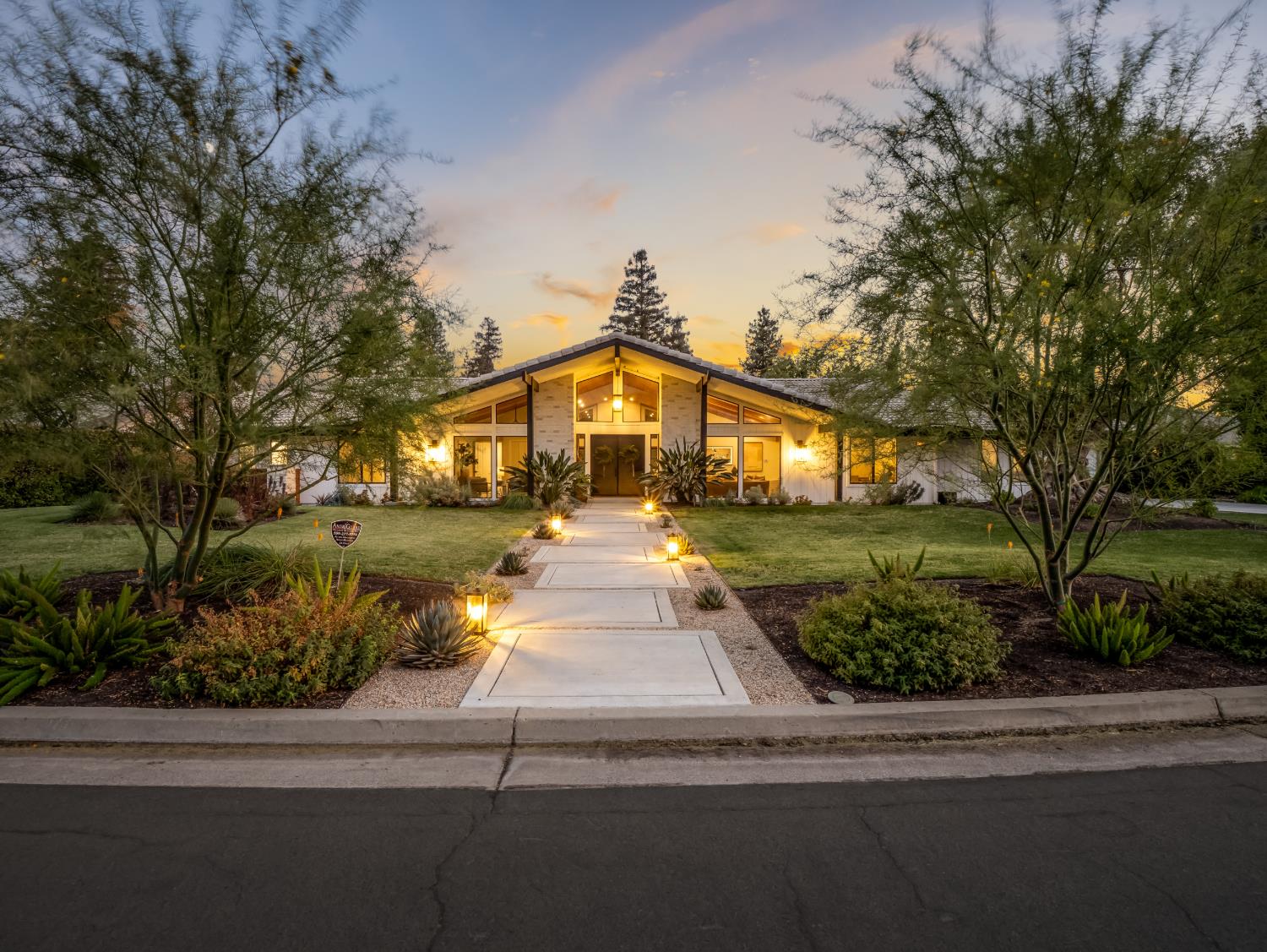 3761 W Alluvial Ave, Fresno, CA 93711