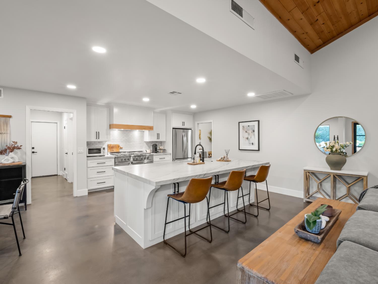 3761 W Alluvial Ave, Fresno, CA 93711
