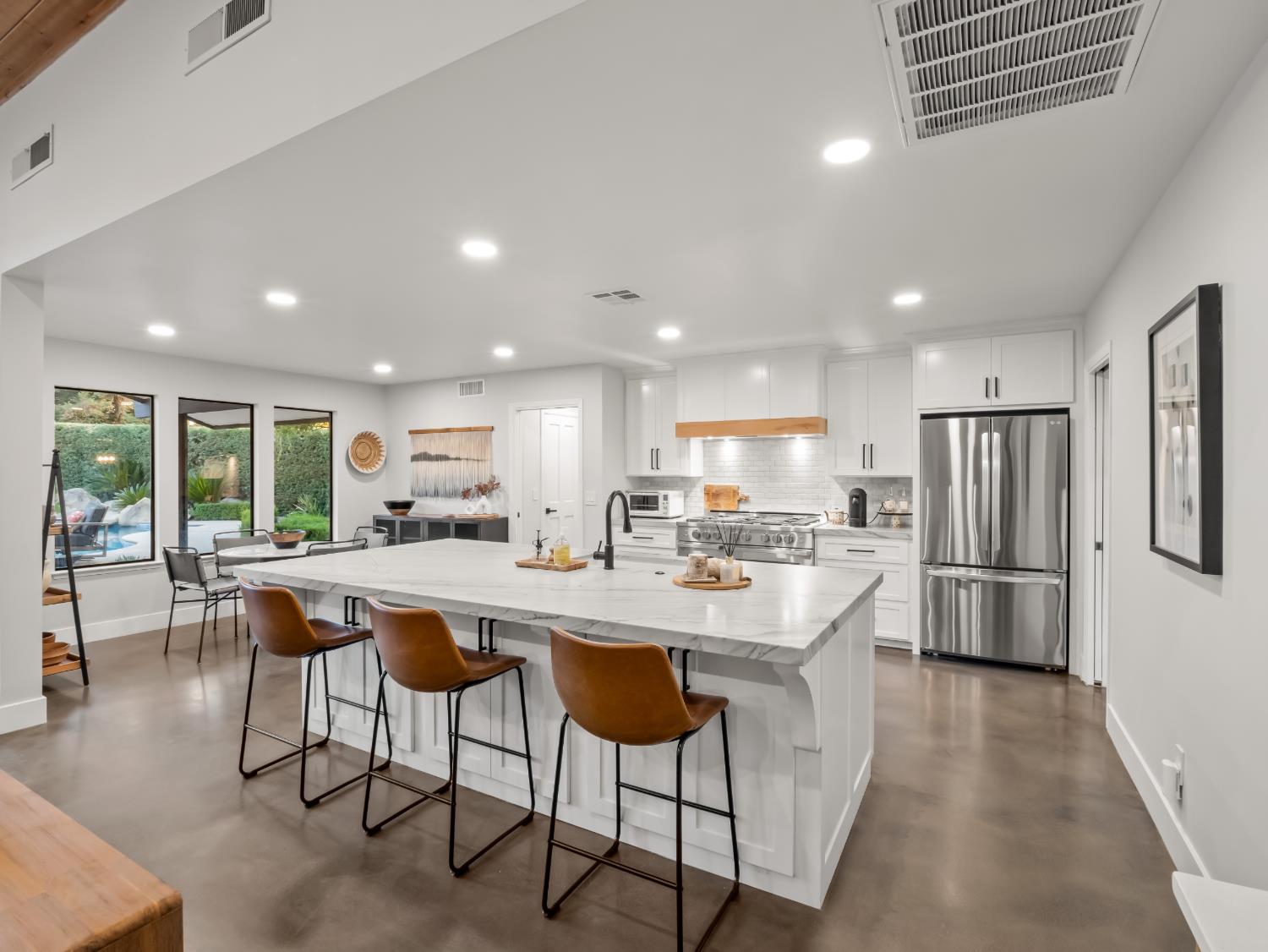 3761 W Alluvial Ave, Fresno, CA 93711