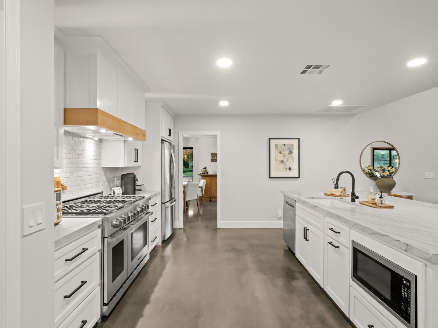 3761 W Alluvial Ave, Fresno, CA 93711