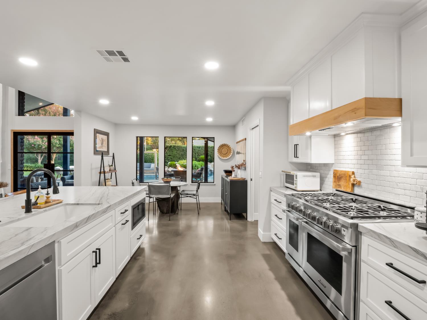 3761 W Alluvial Ave, Fresno, CA 93711