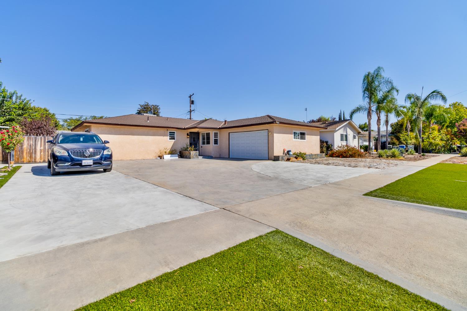 4555 E Fedora Ave, Fresno, CA 93726
