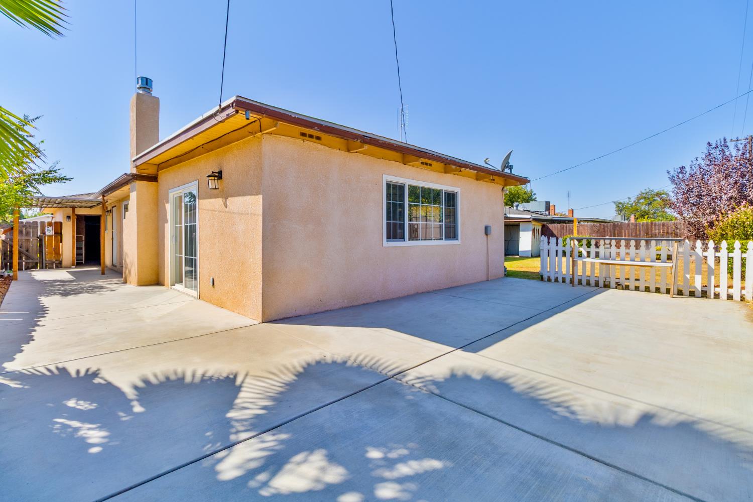 4555 E Fedora Ave, Fresno, CA 93726