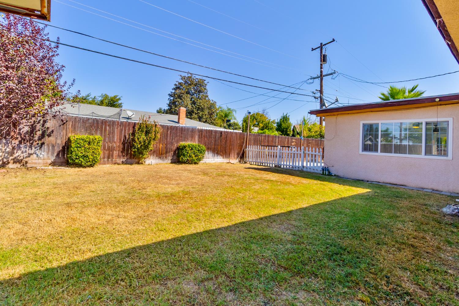 4555 E Fedora Ave, Fresno, CA 93726