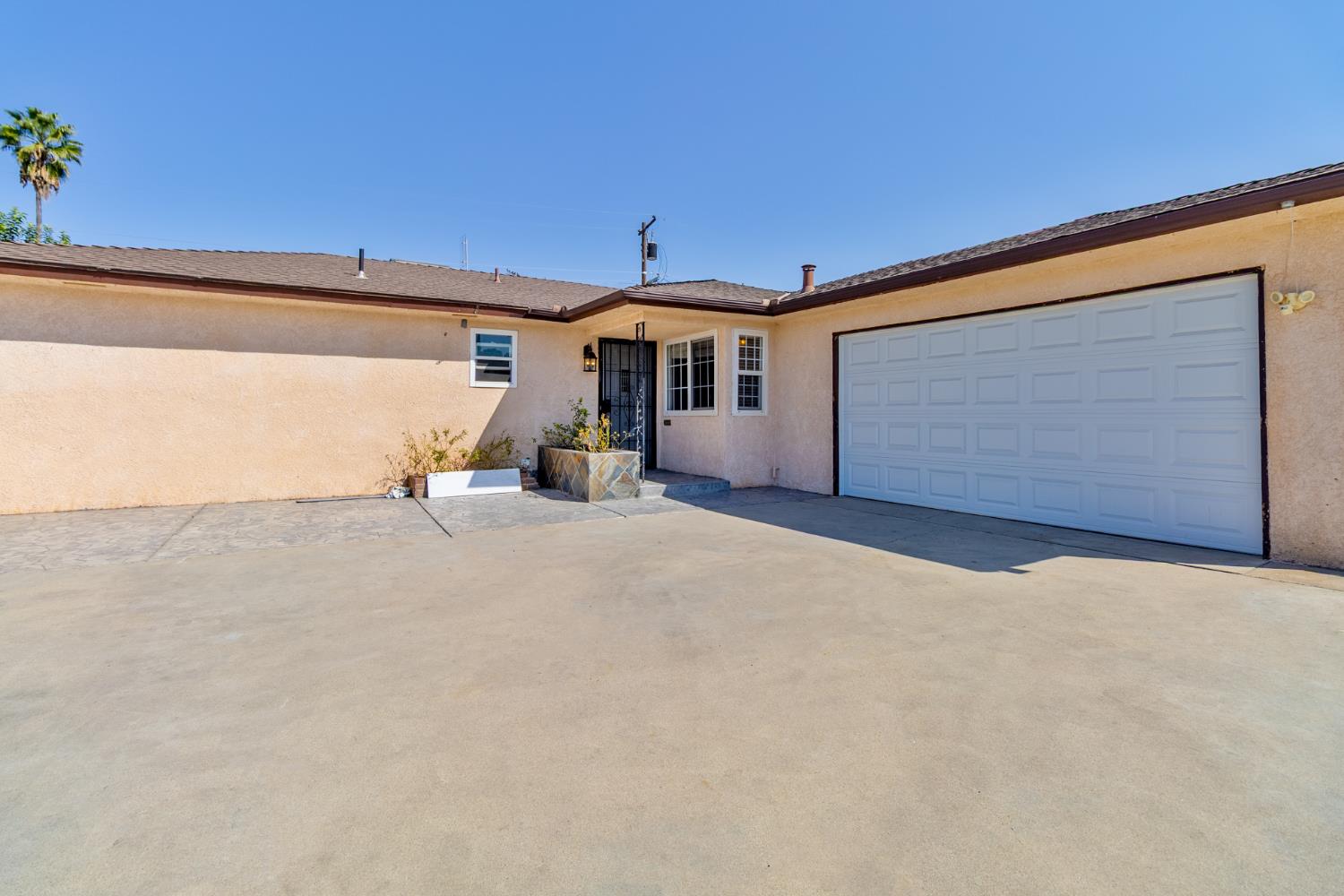 4555 E Fedora Ave, Fresno, CA 93726