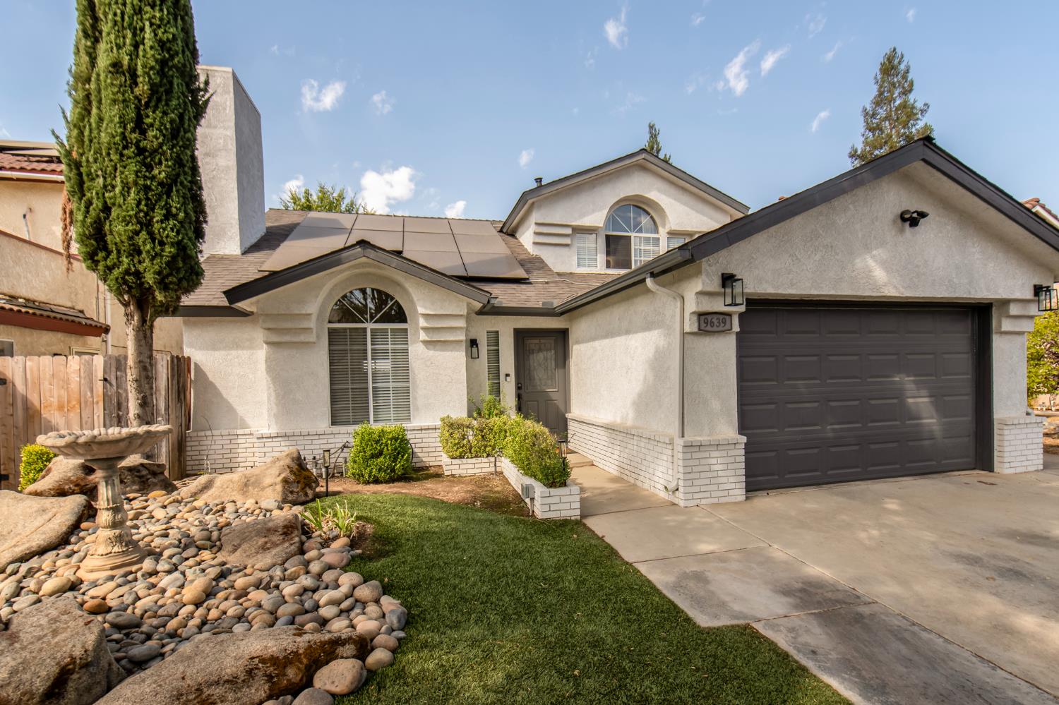 9639 N 10th St, Fresno, CA 93720