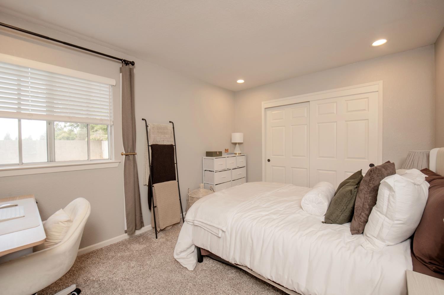 9639 N 10th St, Fresno, CA 93720