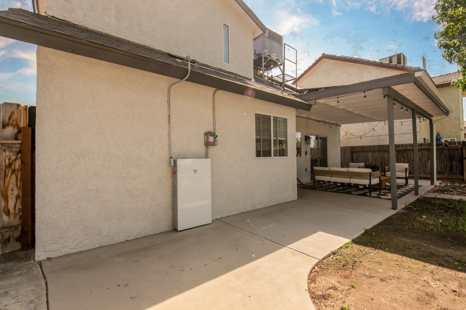 9639 N 10th St, Fresno, CA 93720