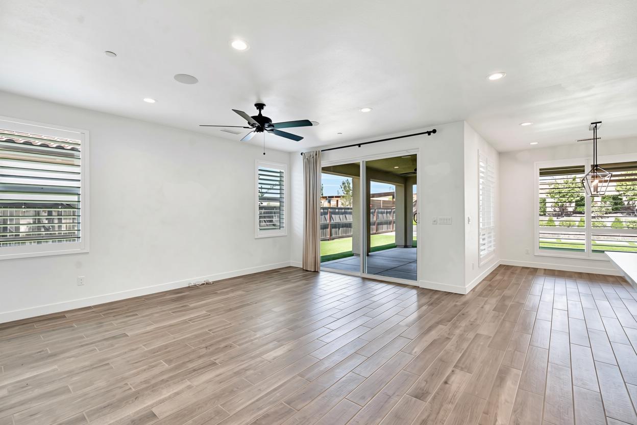 999 Little Canyon Dr, Madera, CA 93636