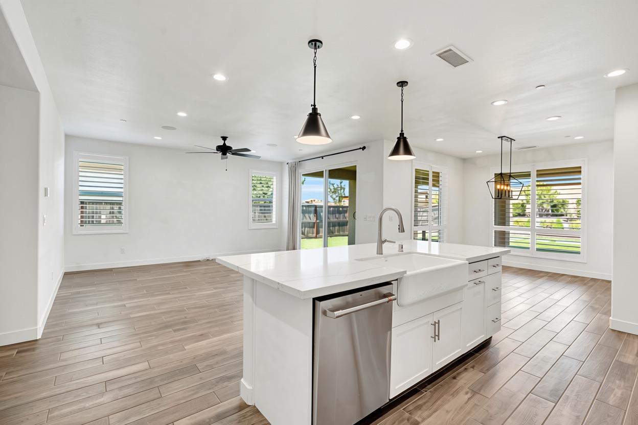 999 Little Canyon Dr, Madera, CA 93636