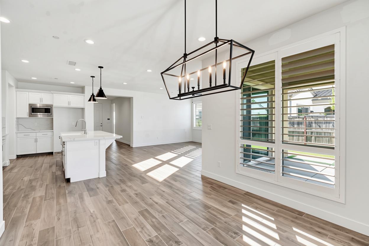 999 Little Canyon Dr, Madera, CA 93636