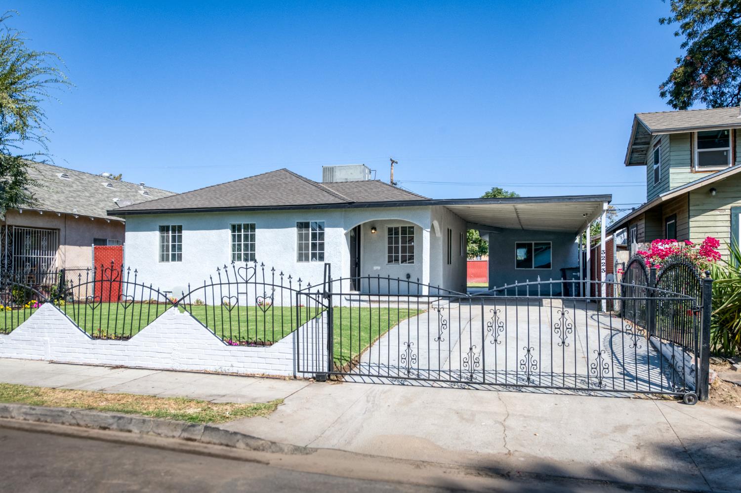 3223 E Mckenzie Ave, Fresno, CA 93702