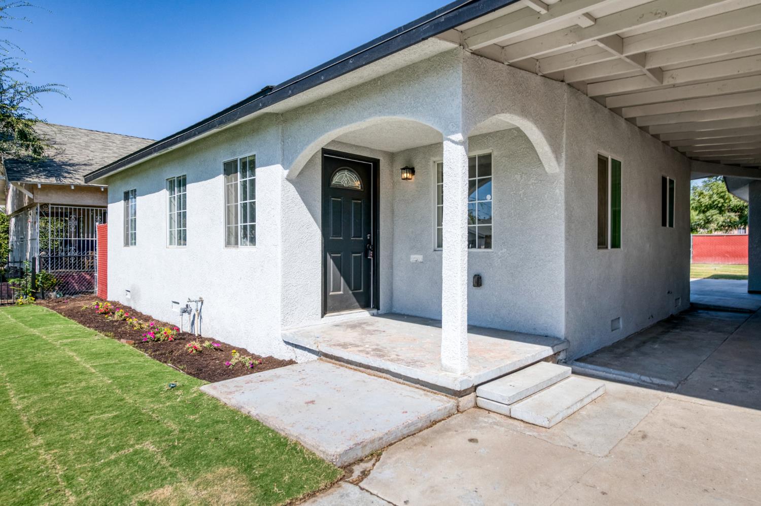 3223 E Mckenzie Ave, Fresno, CA 93702
