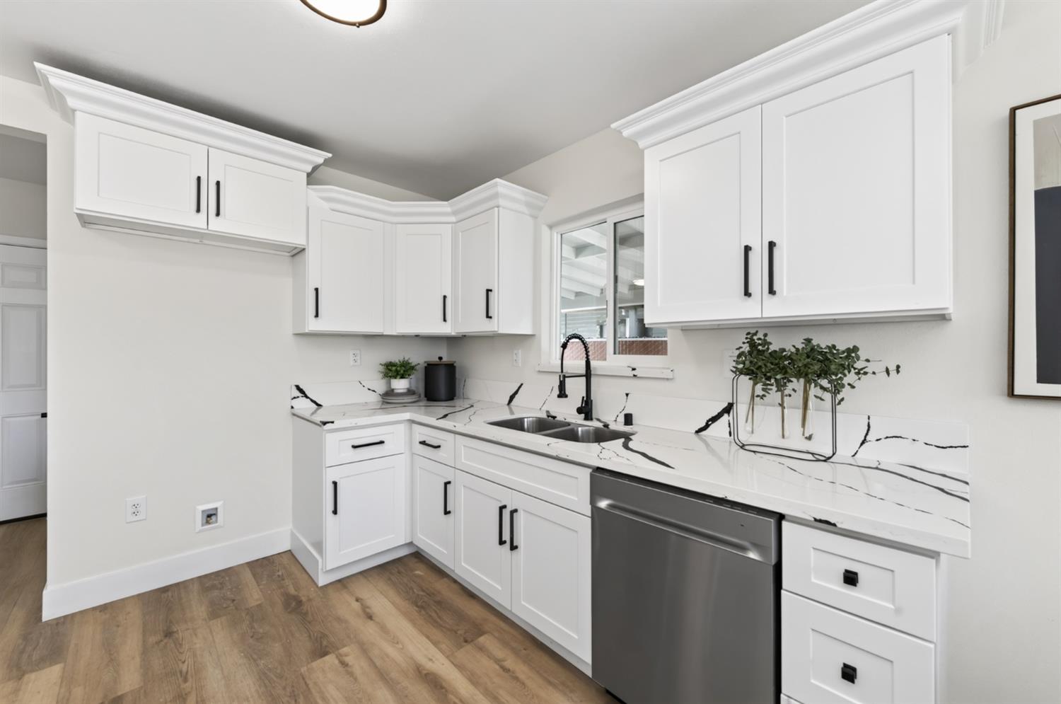3223 E Mckenzie Ave, Fresno, CA 93702