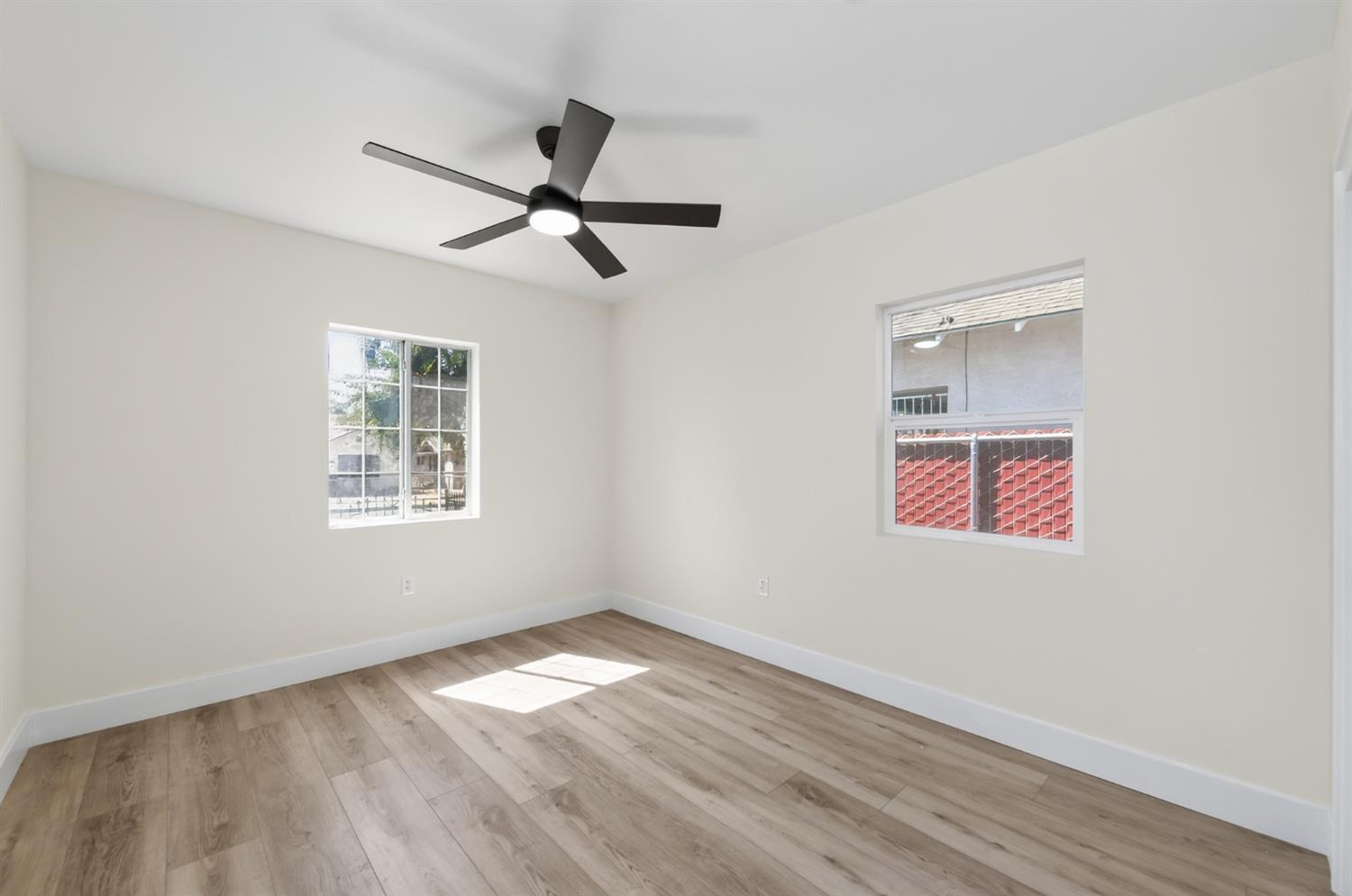 3223 E Mckenzie Ave, Fresno, CA 93702