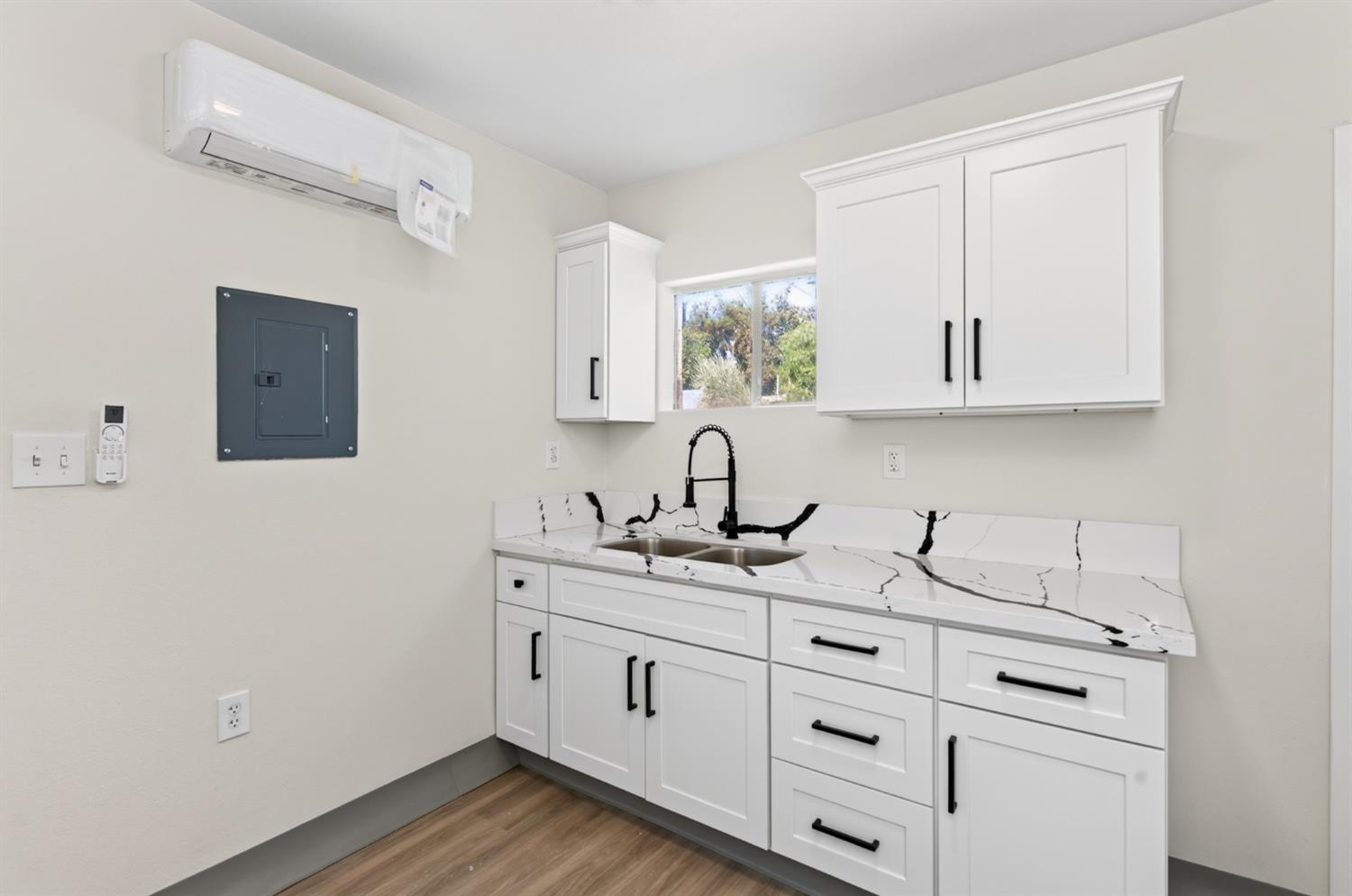 3223 E Mckenzie Ave, Fresno, CA 93702
