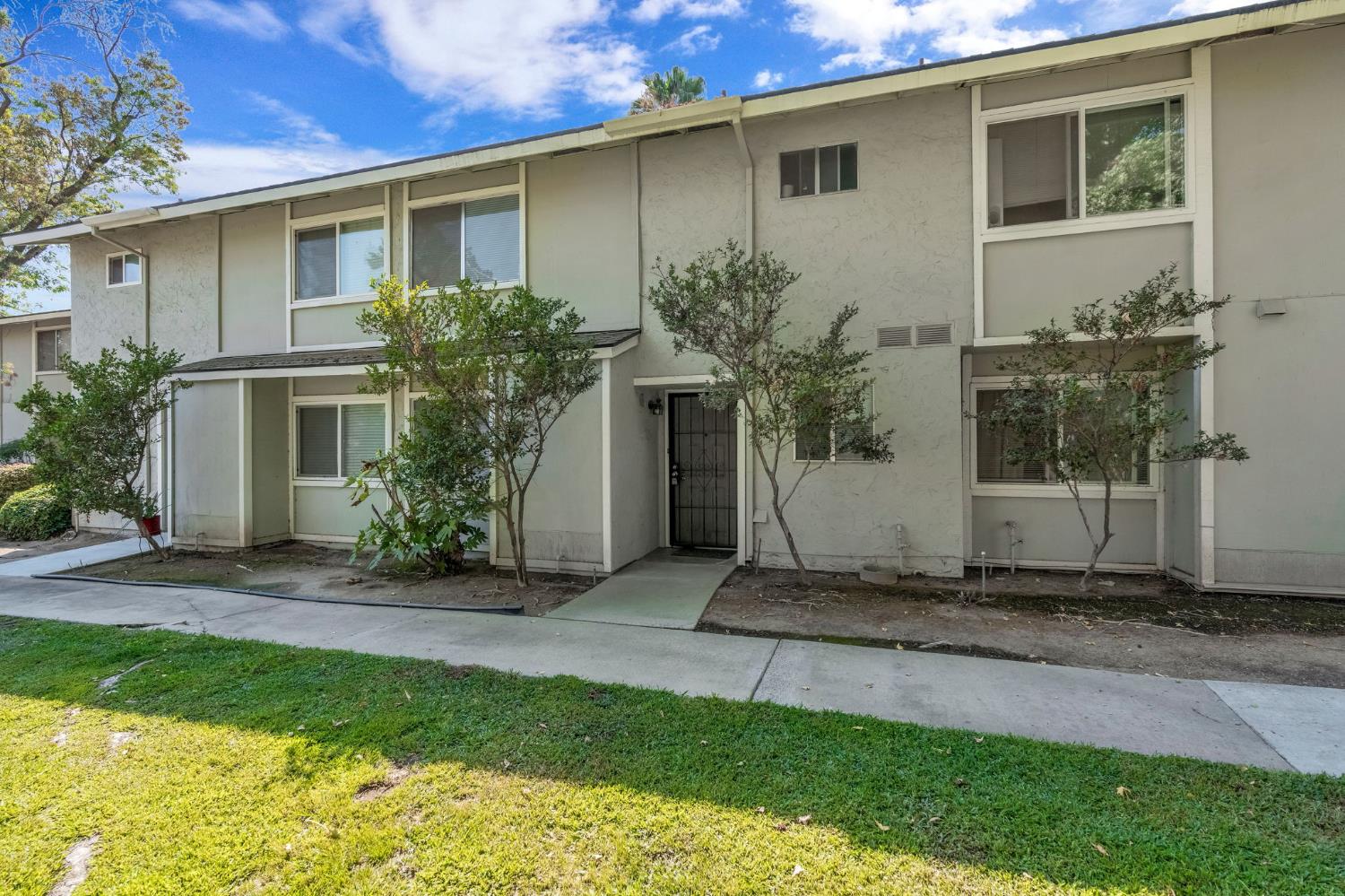 4733 N Cedar Ave #104, Fresno, CA 93726