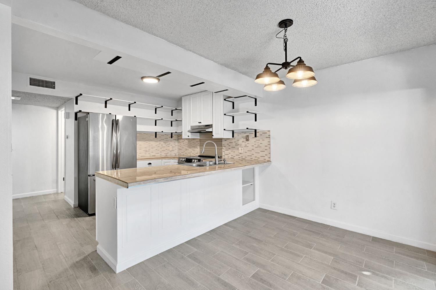 4733 N Cedar Ave #104, Fresno, CA 93726