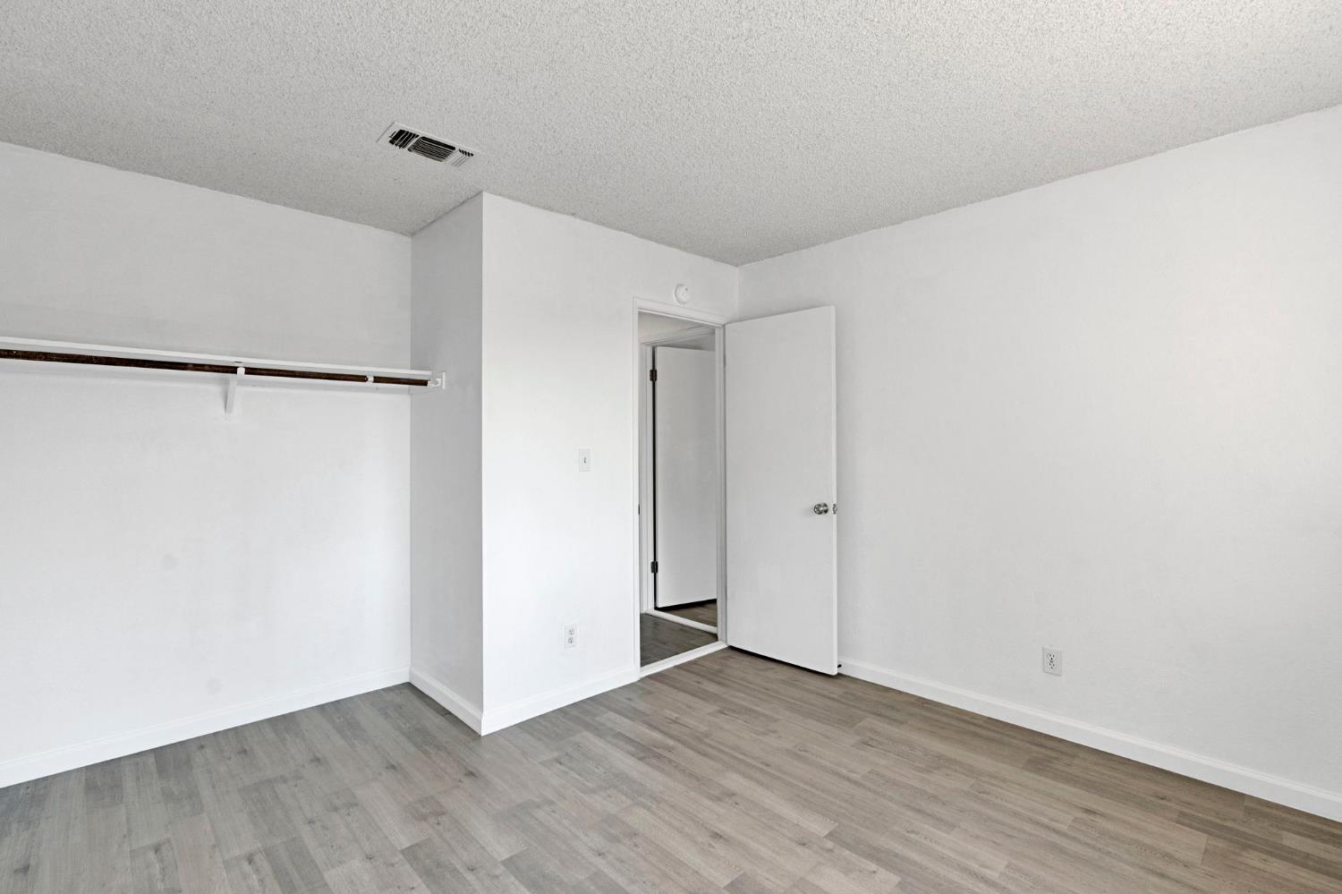 4733 N Cedar Ave #104, Fresno, CA 93726