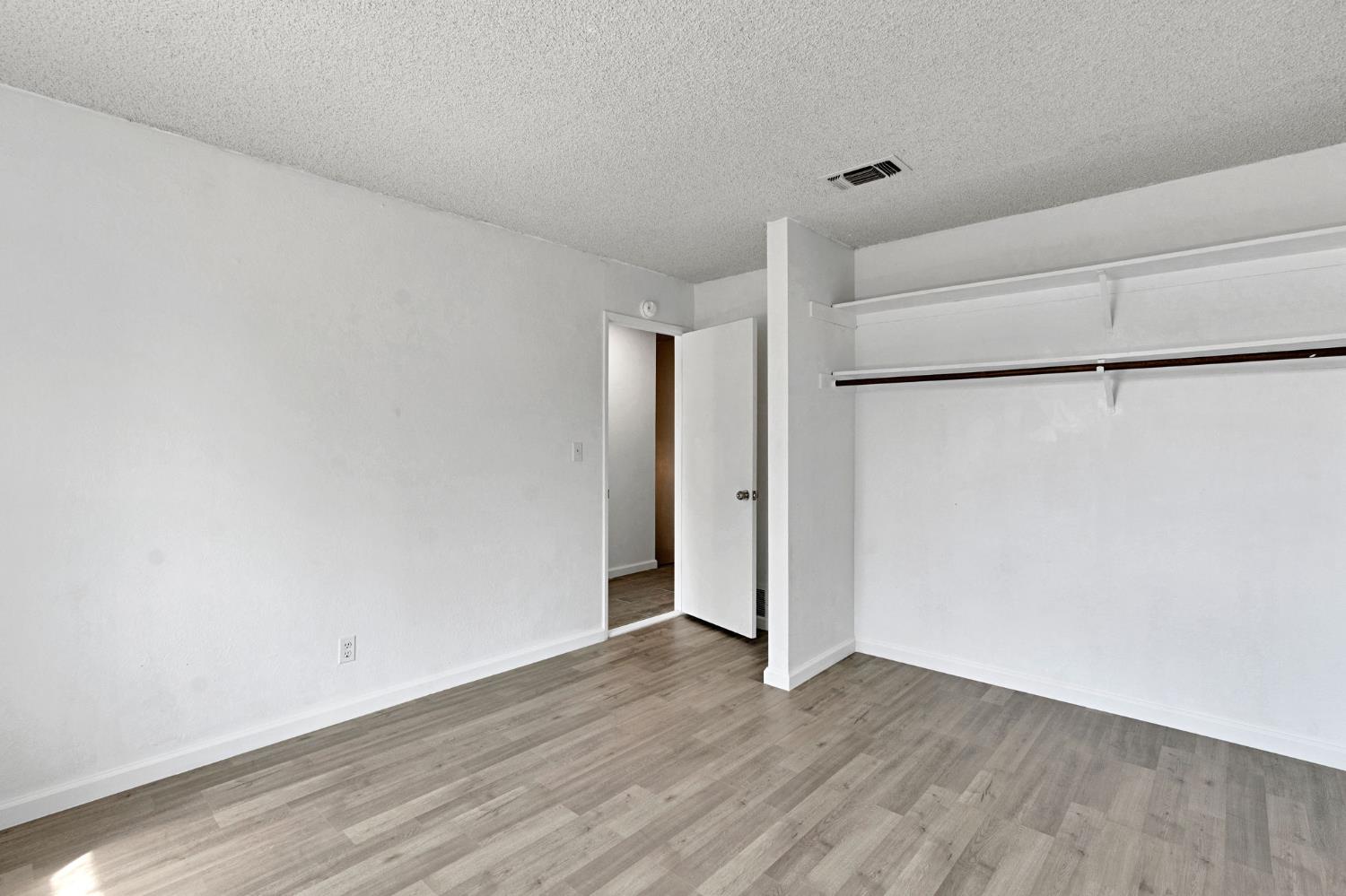 4733 N Cedar Ave #104, Fresno, CA 93726