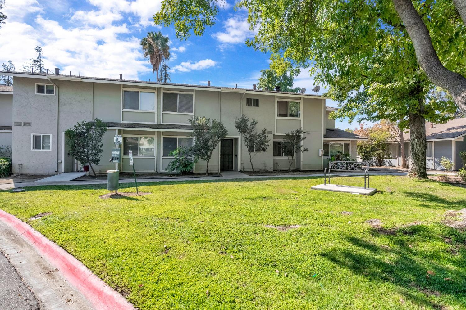 4733 N Cedar Ave #104, Fresno, CA 93726