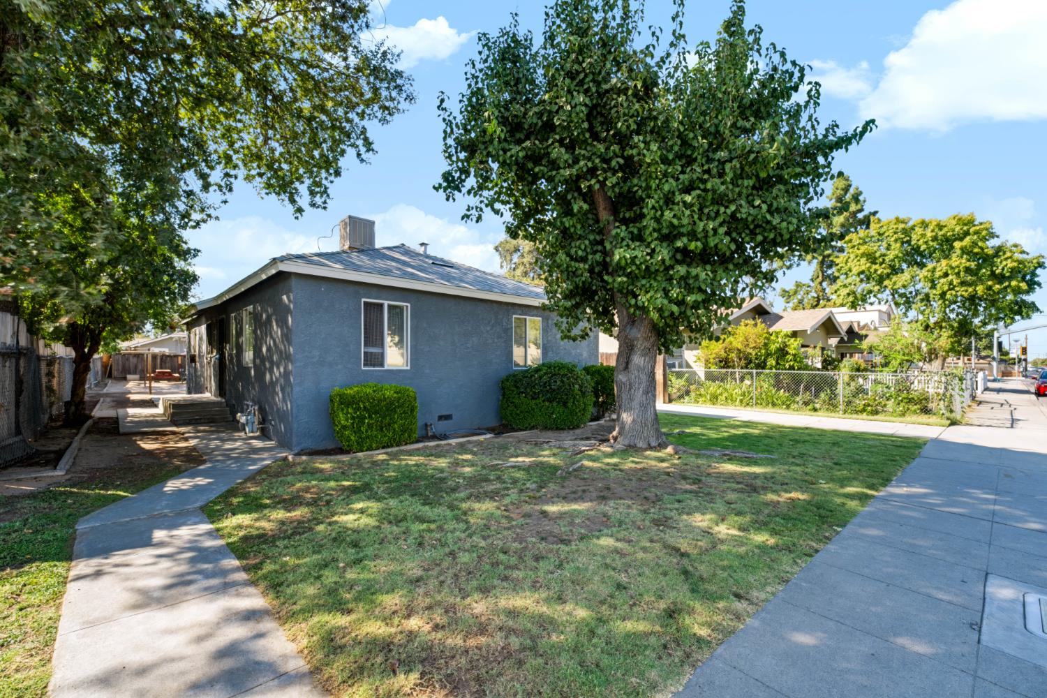 961 963 N Palm Ave, Fresno, CA 93728