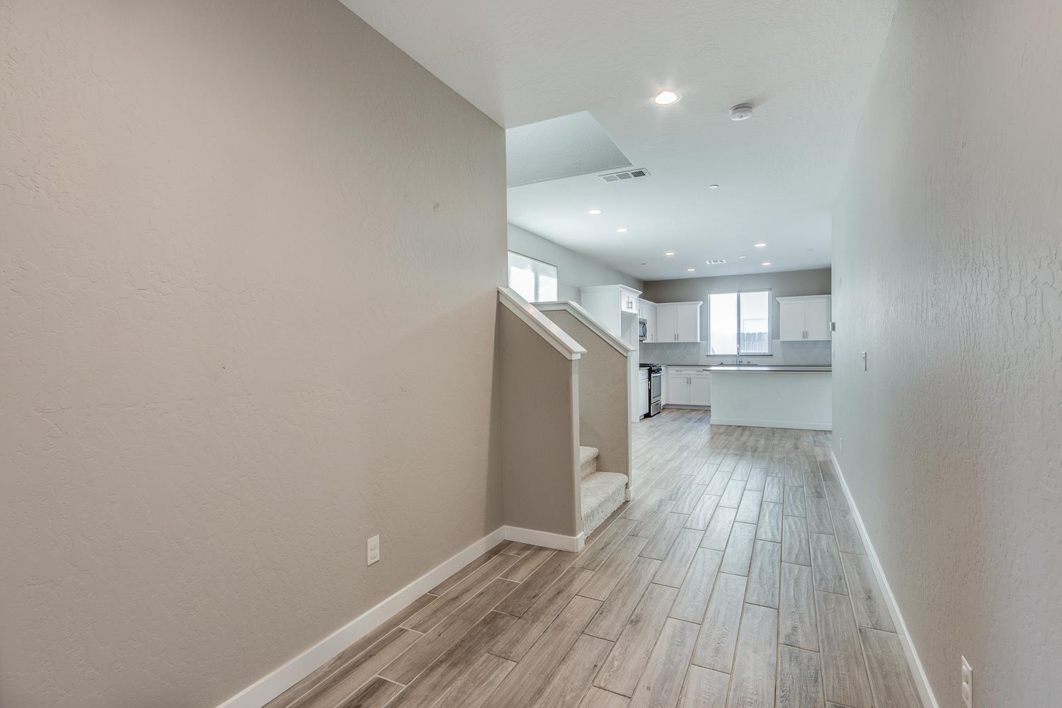 834 Corazon Ave, Clovis, CA 93619