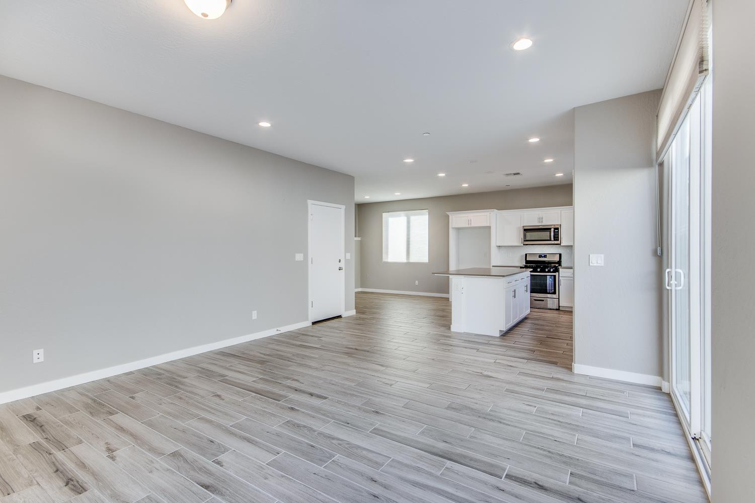 834 Corazon Ave, Clovis, CA 93619
