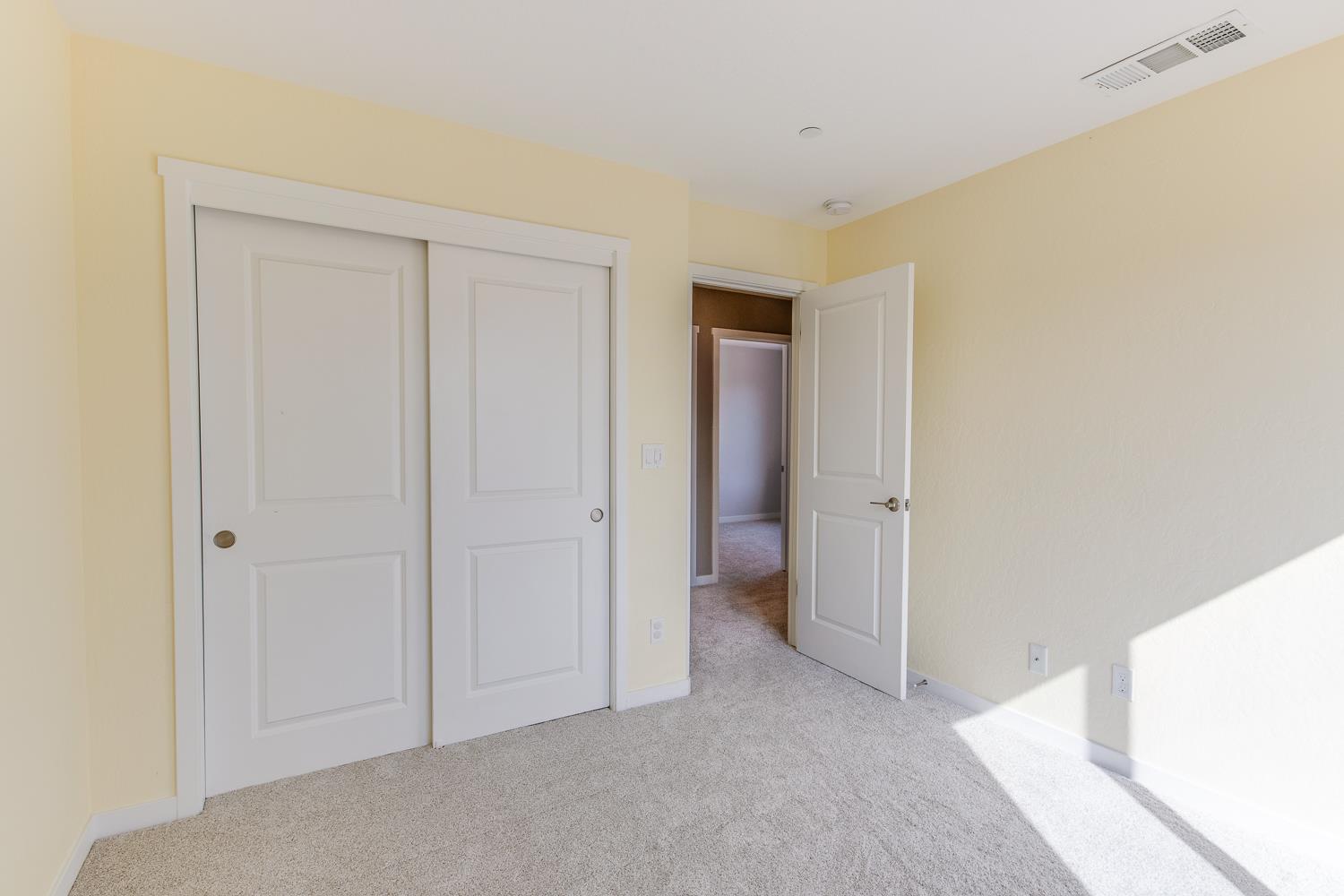 834 Corazon Ave, Clovis, CA 93619