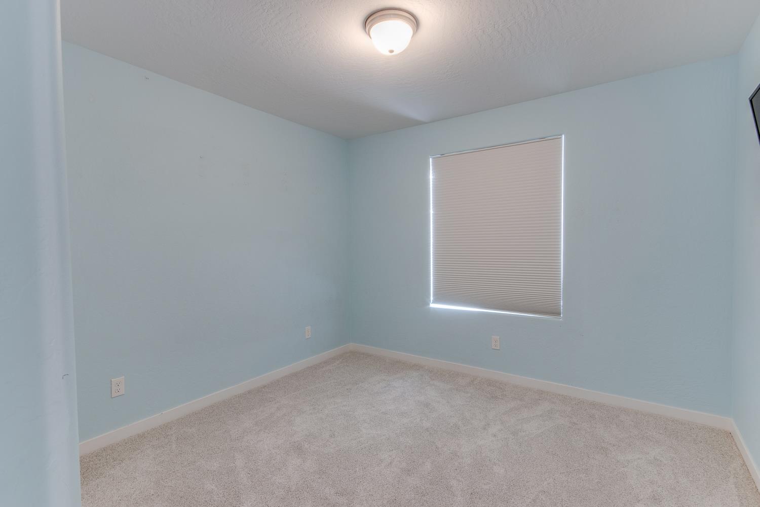 834 Corazon Ave, Clovis, CA 93619