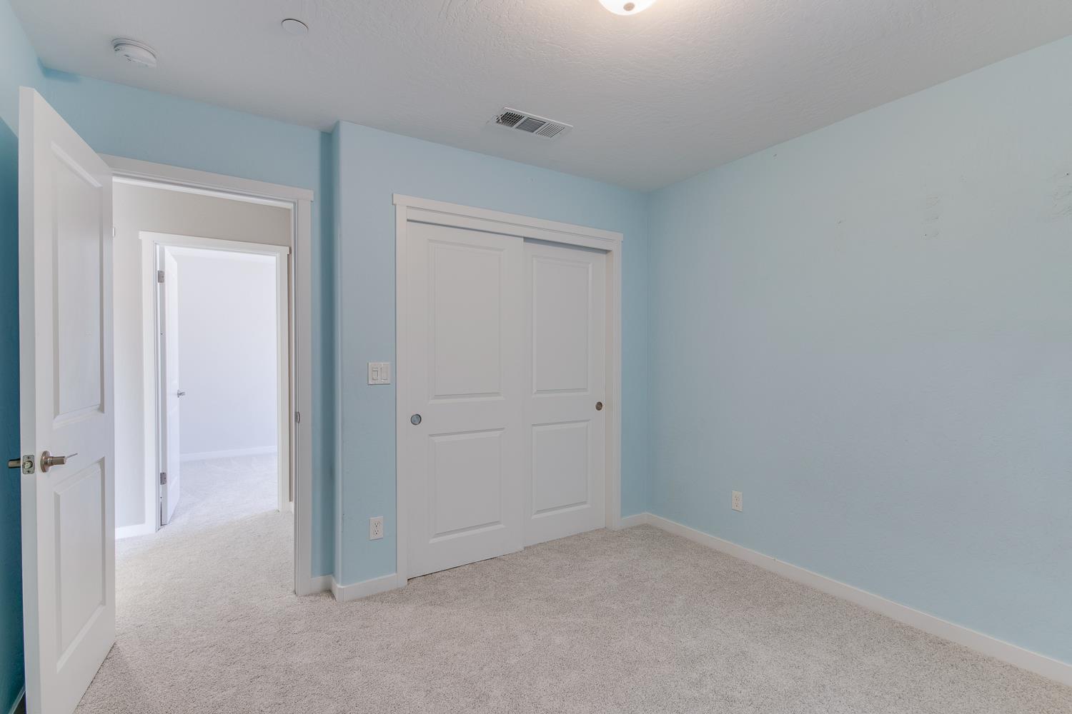 834 Corazon Ave, Clovis, CA 93619