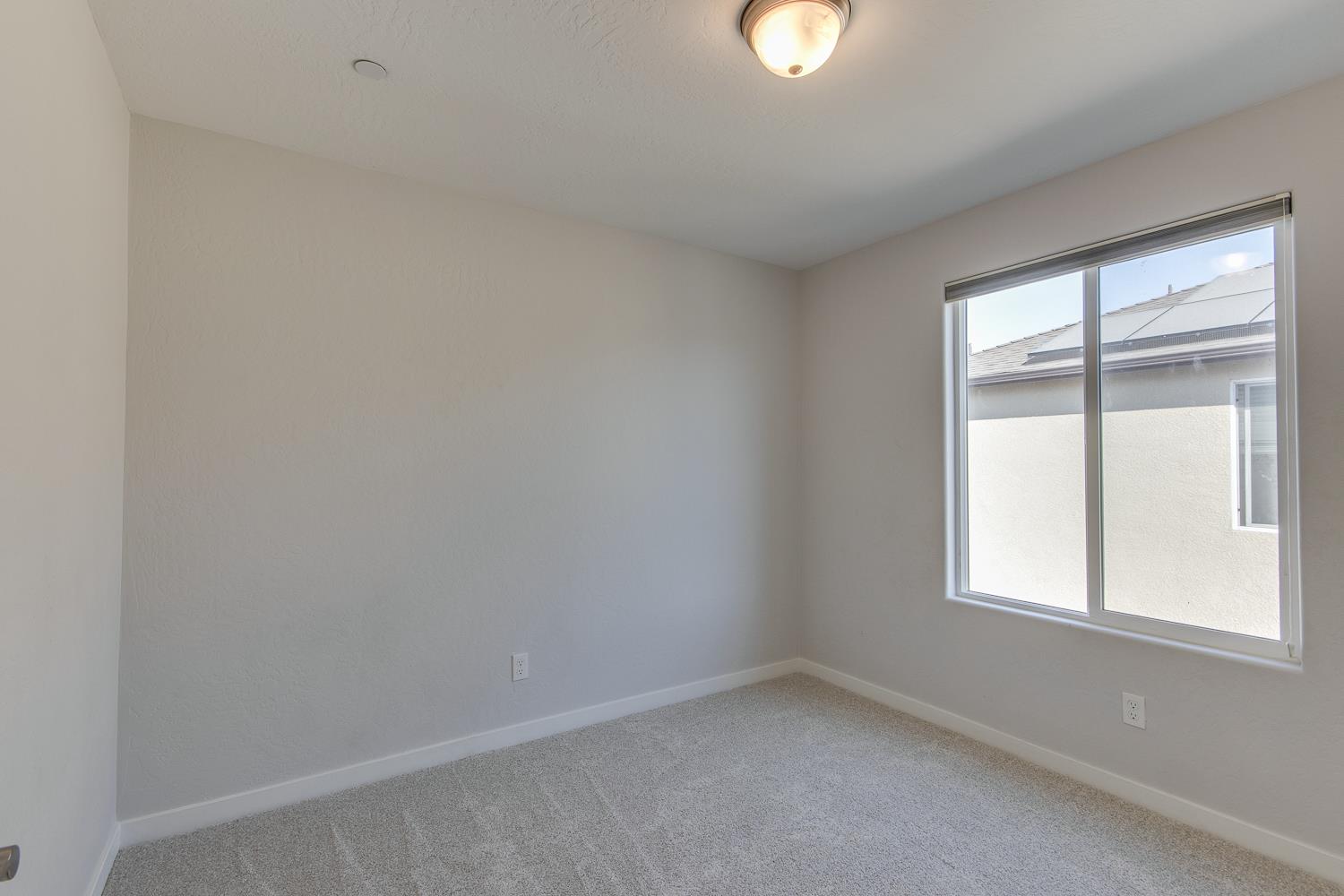 834 Corazon Ave, Clovis, CA 93619