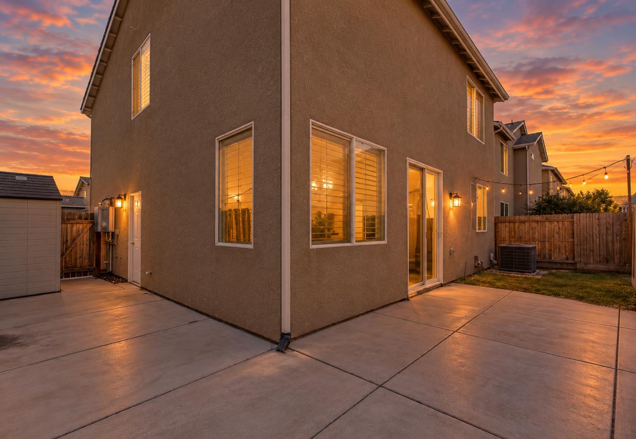 834 Corazon Ave, Clovis, CA 93619