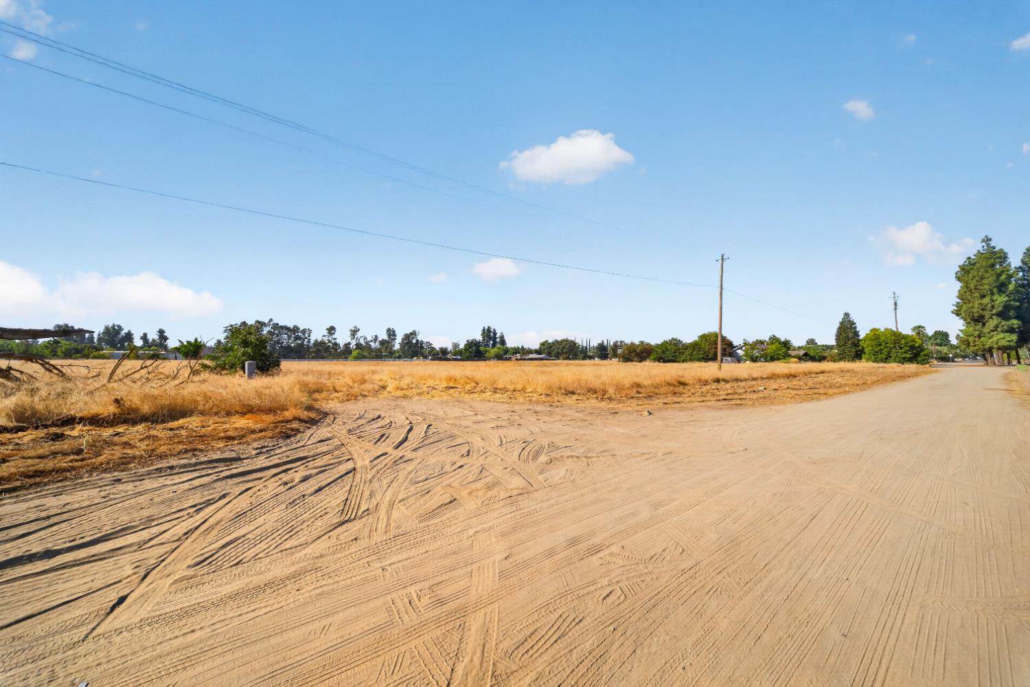 1702 N Temperance Ave, Fresno, CA 93727
