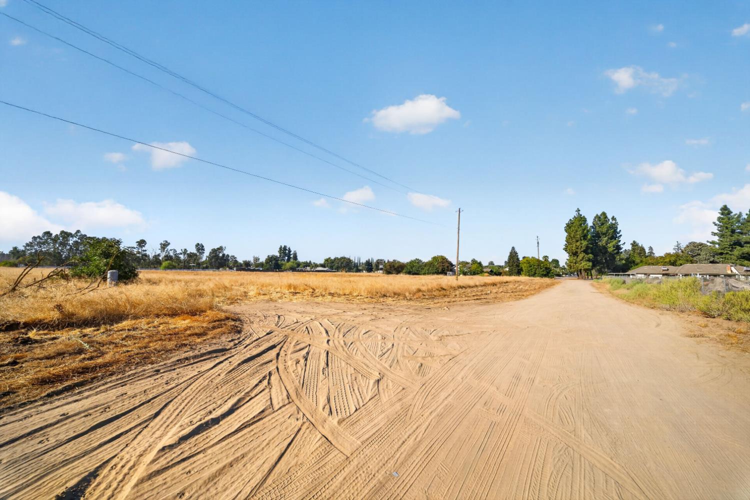 1702 N Temperance Ave, Fresno, CA 93727