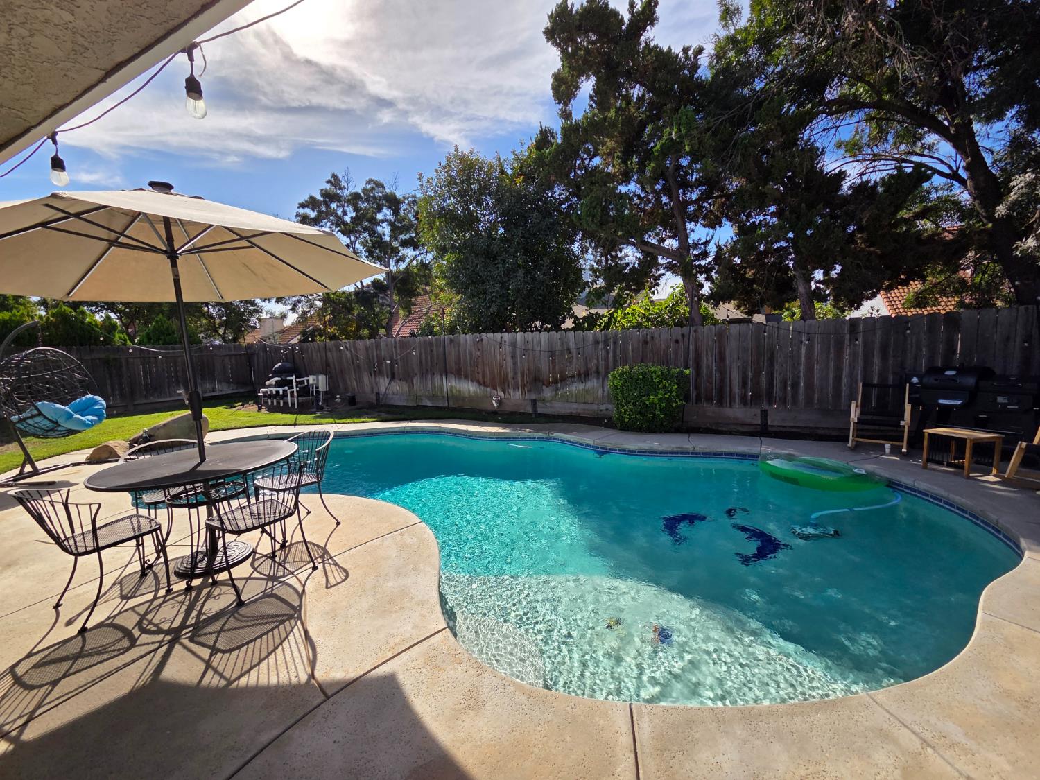 2103 E Fallbrook Ave, Fresno, CA 93720