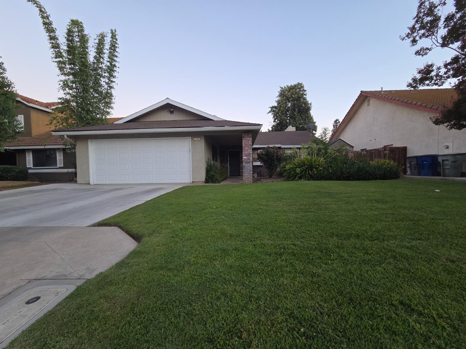 2103 E Fallbrook Ave, Fresno, CA 93720