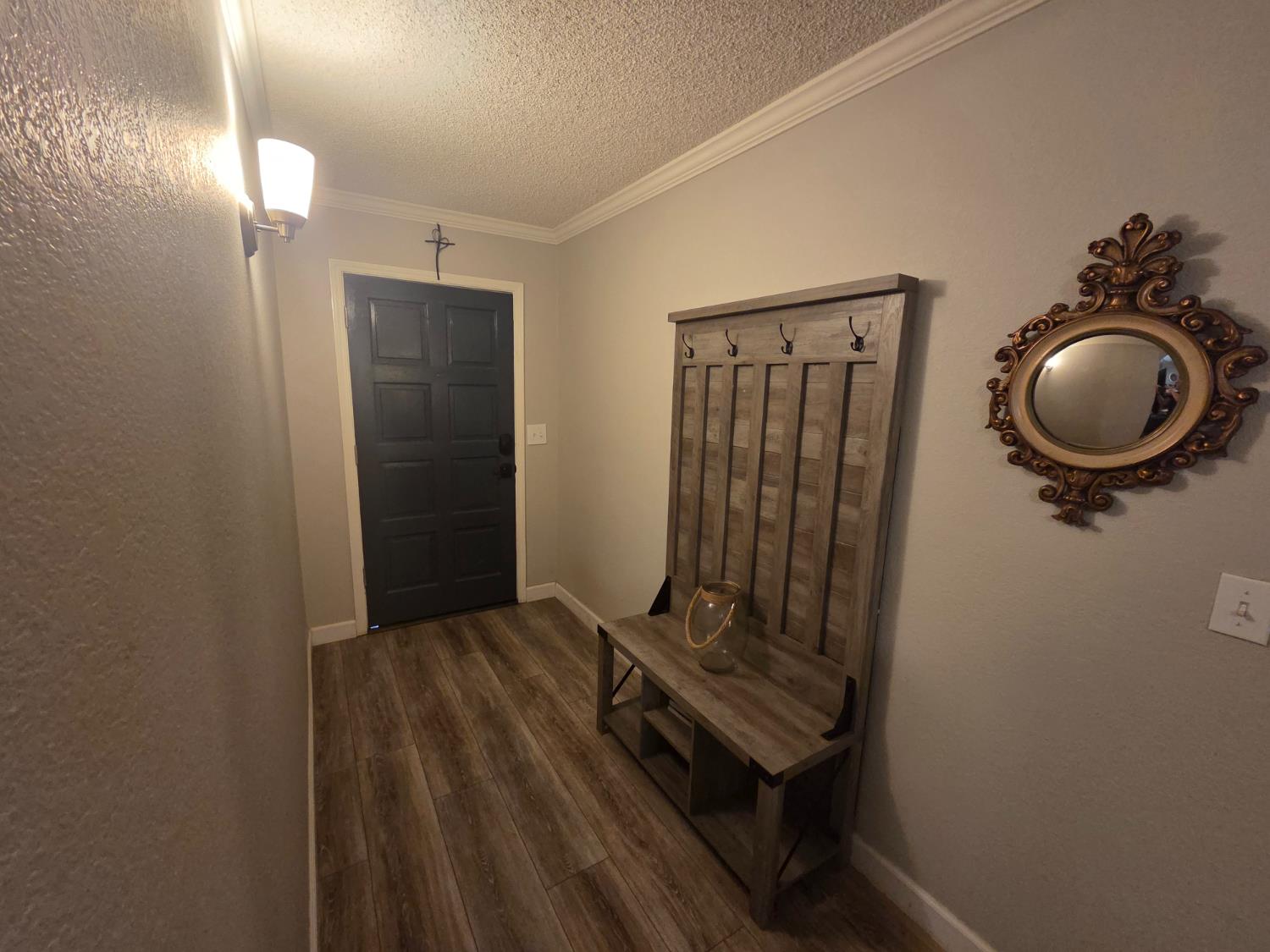 2103 E Fallbrook Ave, Fresno, CA 93720
