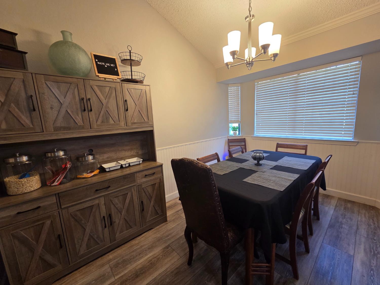 2103 E Fallbrook Ave, Fresno, CA 93720