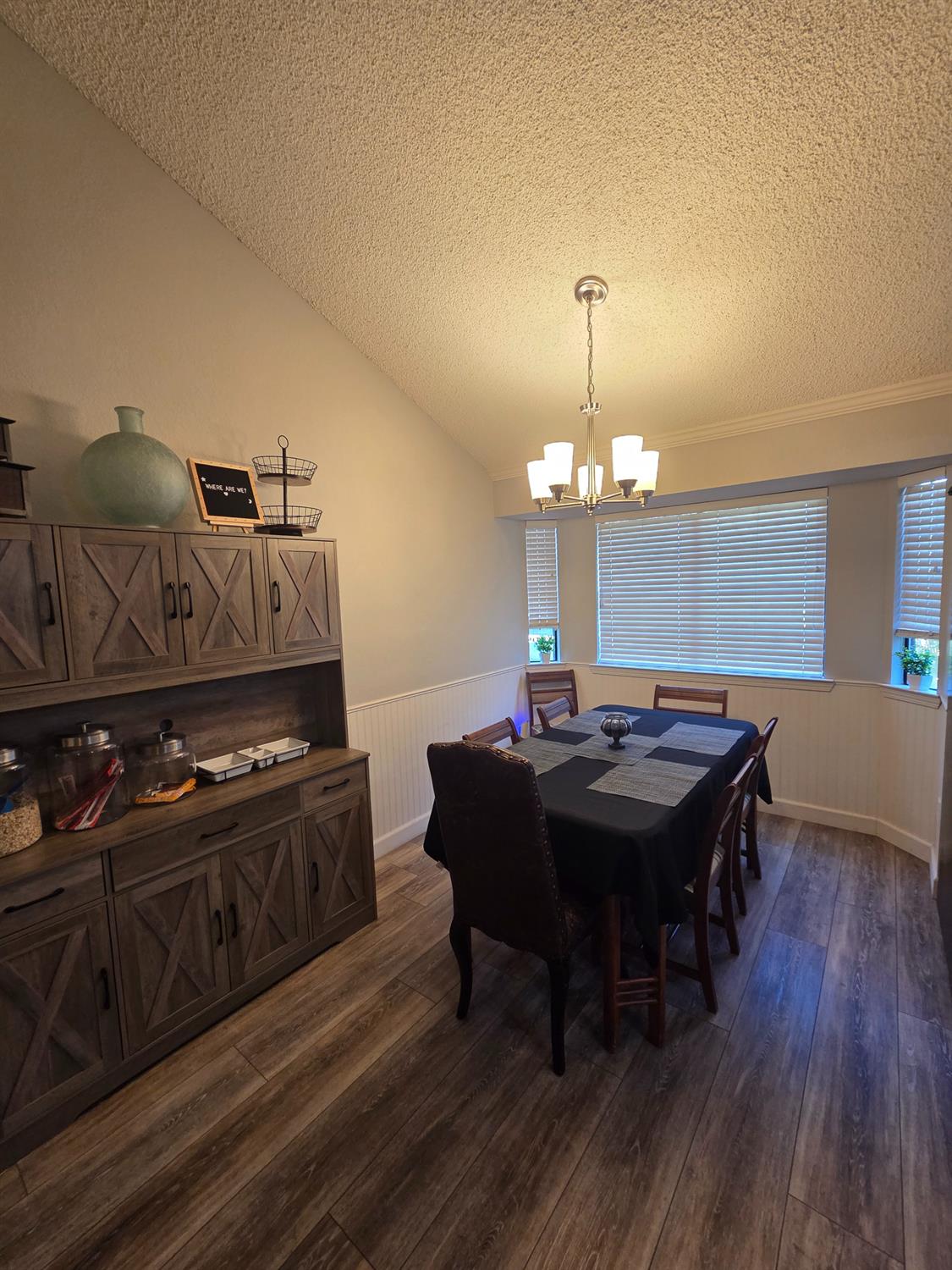 2103 E Fallbrook Ave, Fresno, CA 93720